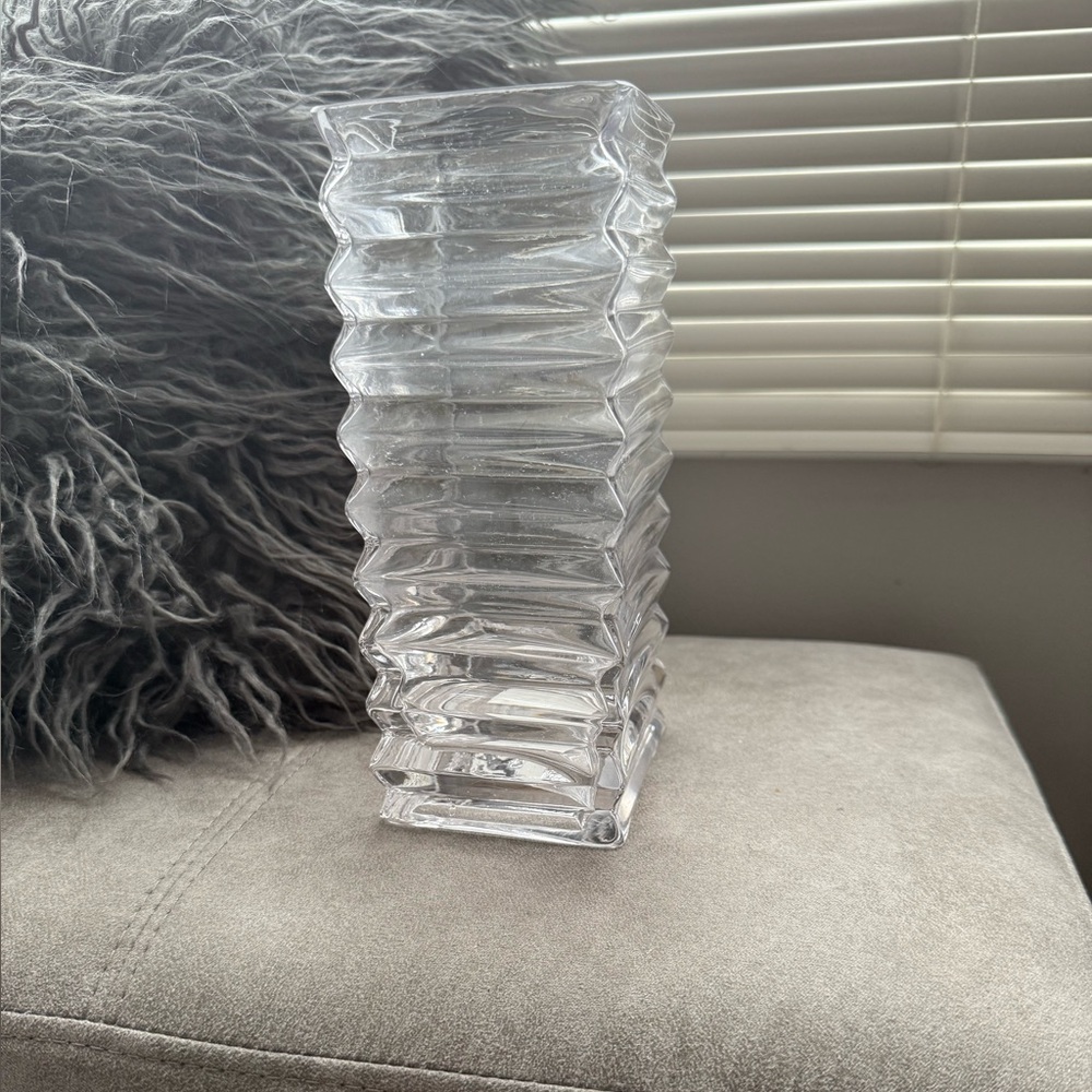 Glass Ribbed Vase Abbott Collection - Picture 3 of 12